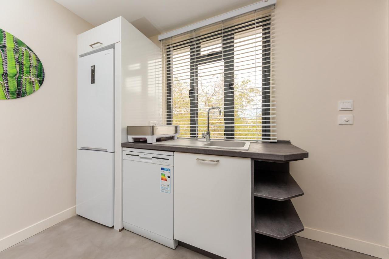 Les Cerisiers Residence, Cosy And Modern 3 Bedroom Located 50 Metres From The And From Amenities And Restaurants On The Coastal Road