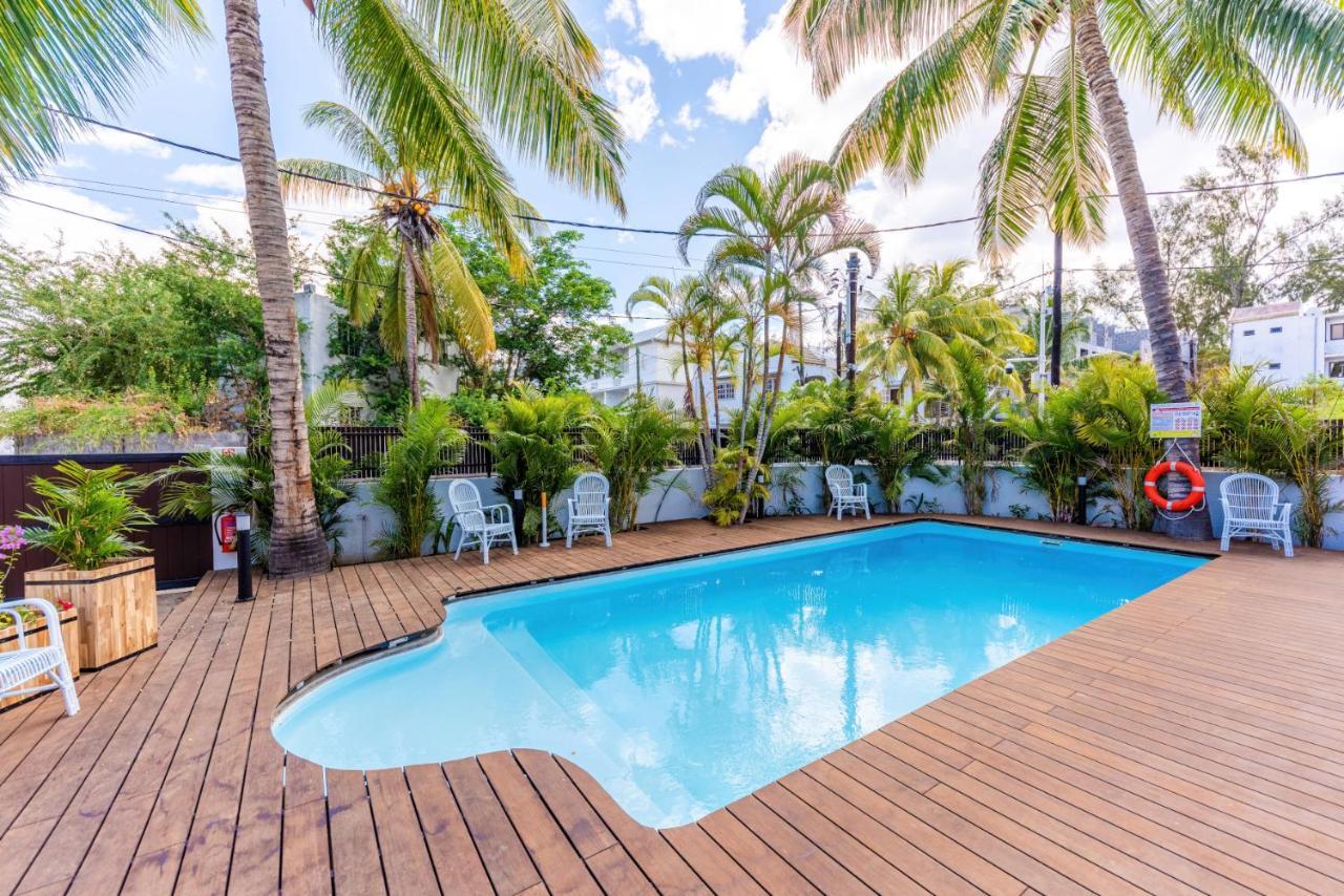 Les Cerisiers Residence, Cosy And Modern 3 Bedroom Located 50 Metres From The And From Amenities And Restaurants On The Coastal Road Flic-en-Flacq