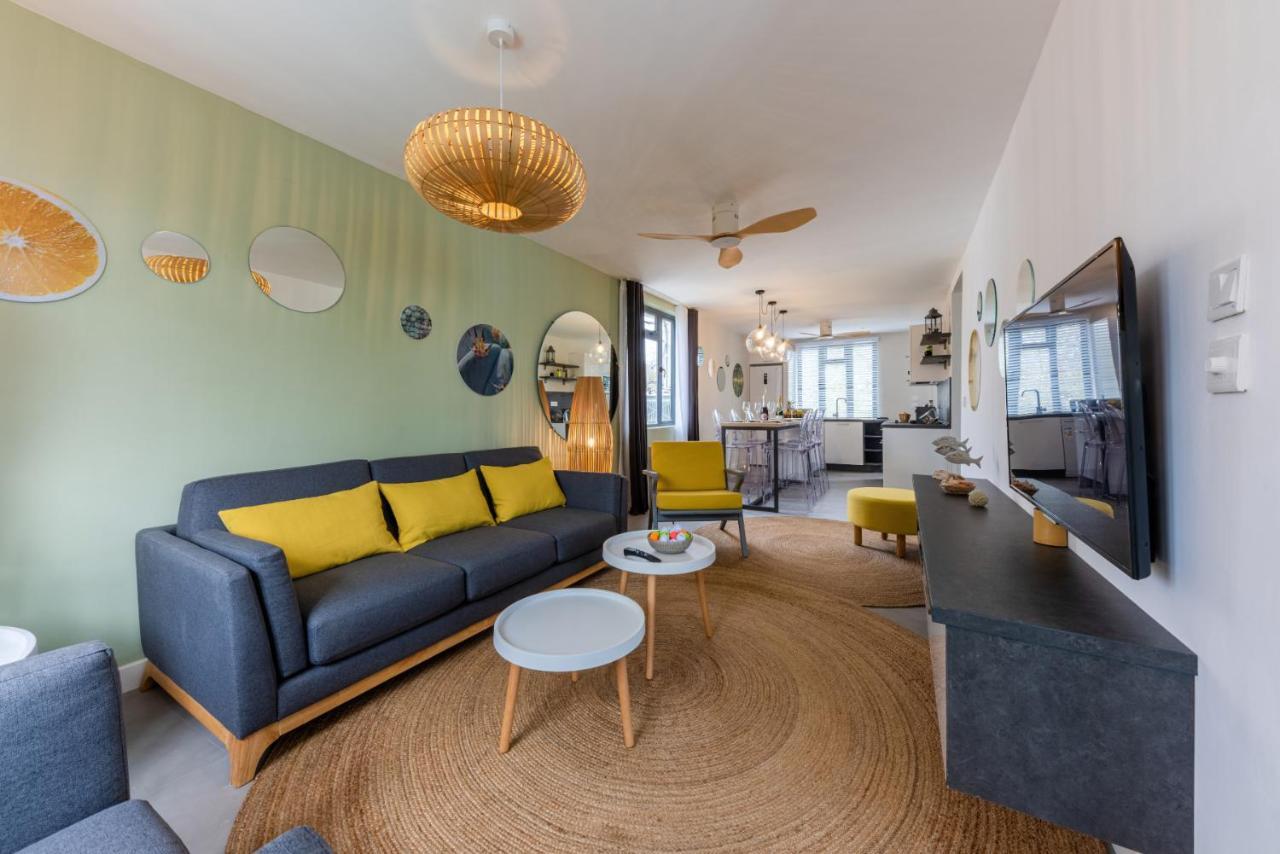 Les Cerisiers Residence: Cozy Beachfront With Modern Amenities Apartment