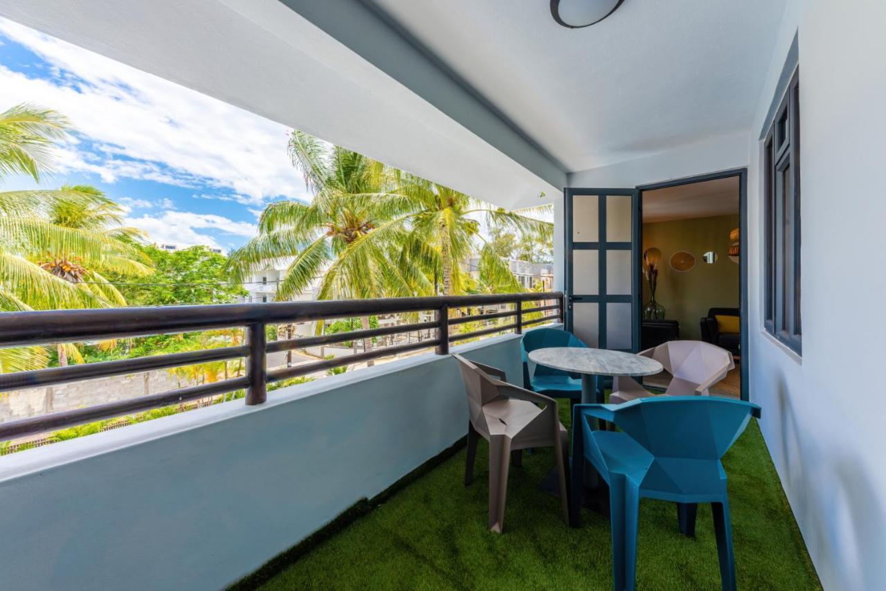 Les Cerisiers Residence: Cozy Beachfront With Modern Amenities Apartment Flic en Flac