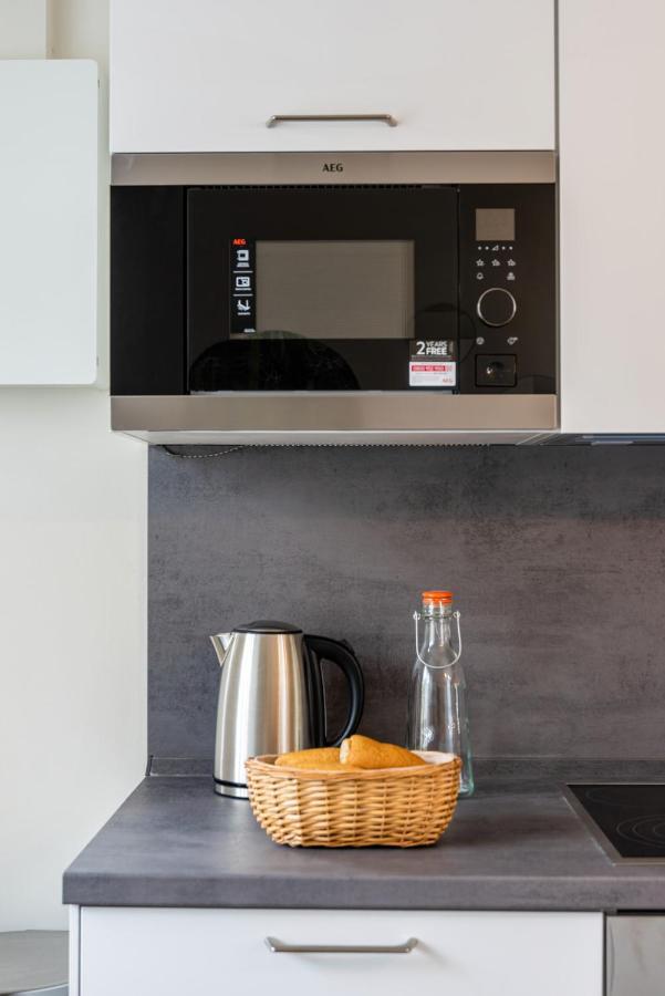 Les Cerisiers Residence: Cozy Beachfront With Modern Amenities * Flic en Flac