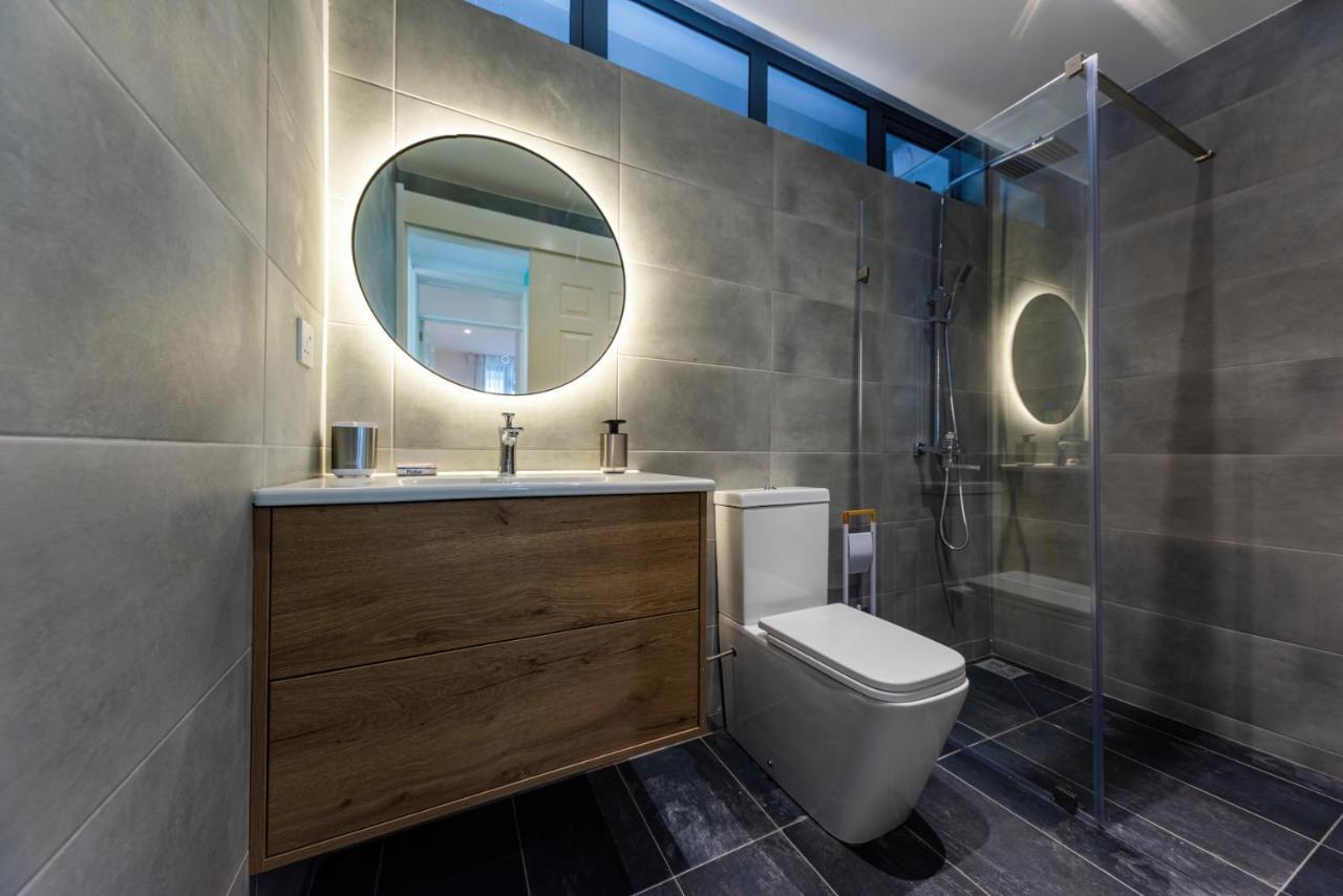 Les Cerisiers Residence: Cozy Beachfront With Modern Amenities Apartment Flic en Flac