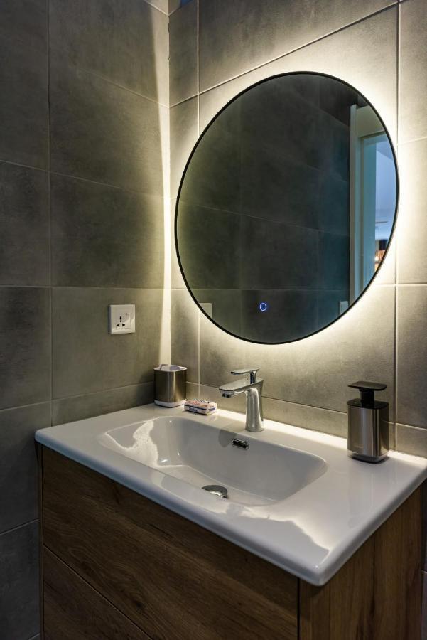 Les Cerisiers Residence: Cozy Beachfront With Modern Amenities Apartment Flic en Flac